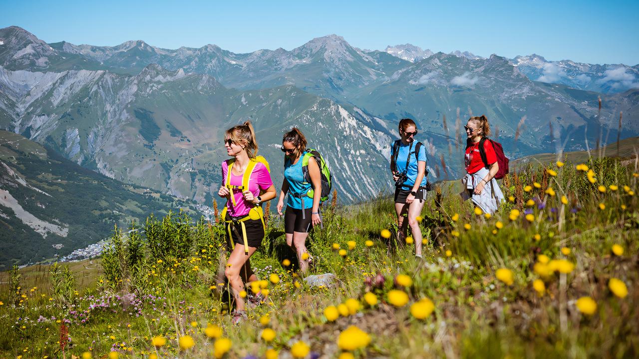 6 Reasons Why Summer Hiking Will Refresh Your Fitness Routine